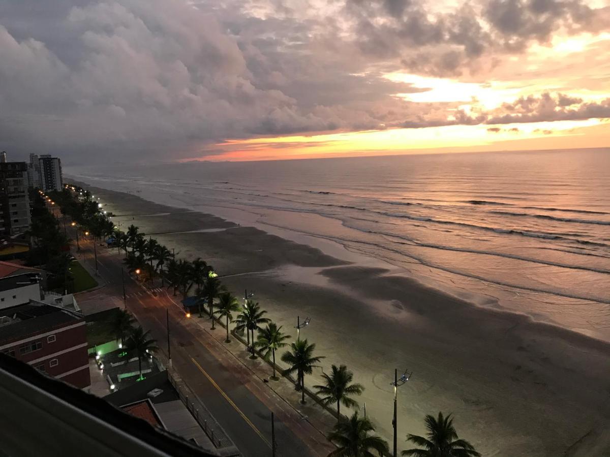 Mongagua Com Vista Para O Mar Pe Na Areia Экстерьер фото